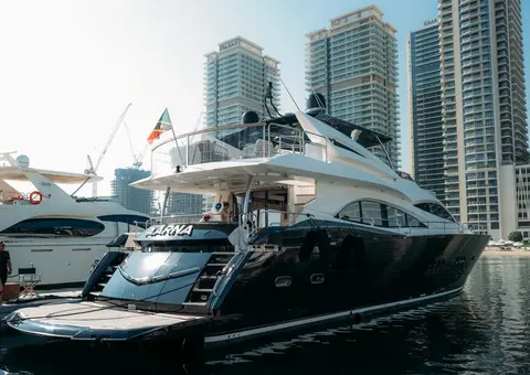 Aarna Yacht Charter in Dubai, photograph 3