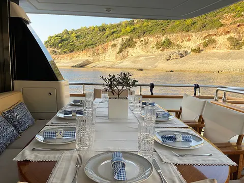 Acionna Yacht Charter, photograph 9