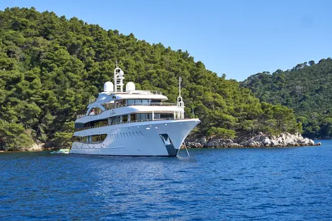 Aeterna Yacht Charter, photograph 4