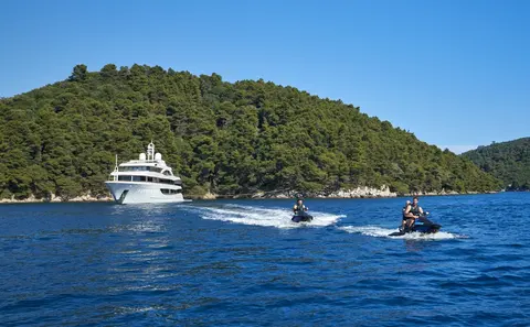 Aeterna Yacht Charter, photograph 5