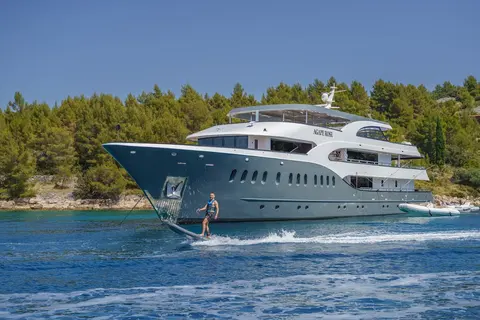 Agape Rose Yacht Charter, photograph 4