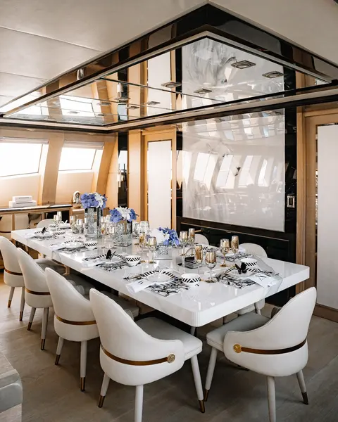 Ak Royalty Yacht Charter in Dubai, photograph 12