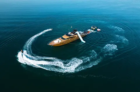 Ak Royalty Yacht Charter in Dubai, photograph 3