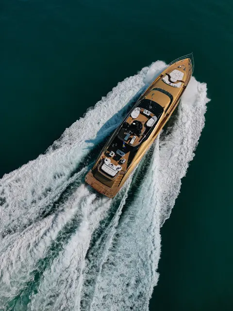 Ak Royalty Yacht Charter in Dubai, photograph 4
