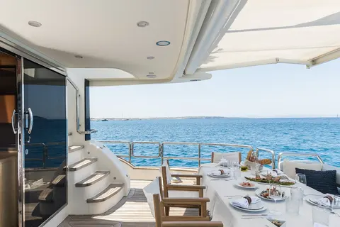Almar II Yacht Charter, photograph 8