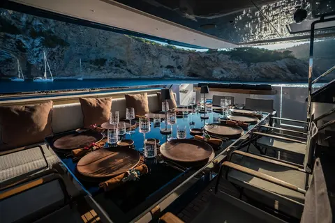 Alvium Yacht Charter, photograph 10