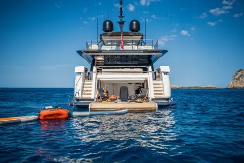Alvium Yacht Charter, photograph 5