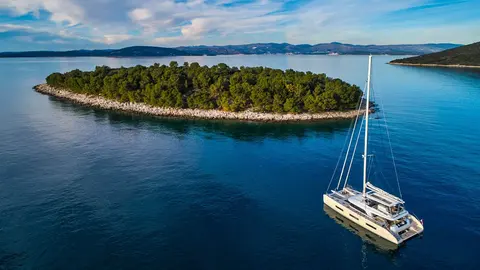 Amada Mia Yacht Charter, photograph 4