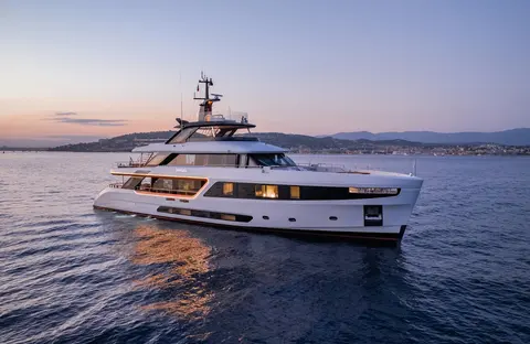 Angel Yacht Charter, photograph 2
