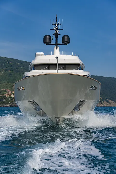 Anything Goes V Yacht Charter, photograph 5