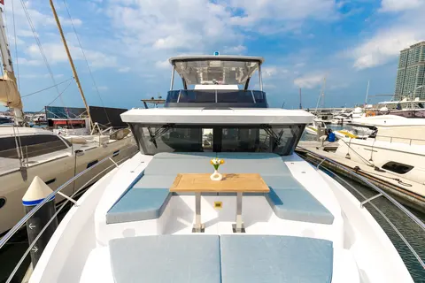 Apex Yacht Charter in Dubai, photograph 11