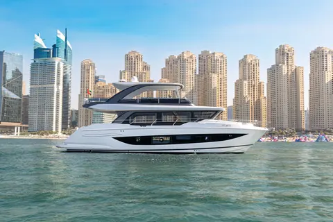 Apex Yacht Charter in Dubai, photograph 3