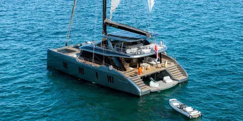 Apollo 99 Yacht Charter, photograph 2