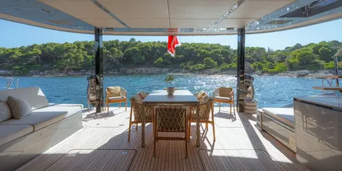 Apollo 99 Yacht Charter, photograph 5