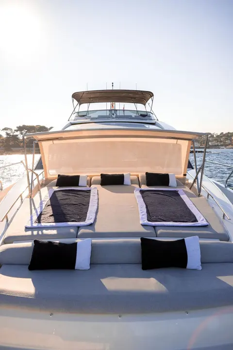 Apollonia Yacht Charter, photograph 11