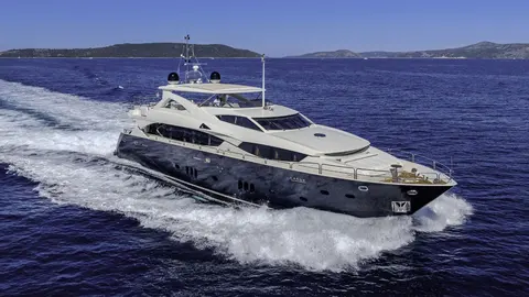 Arago Yacht Charter, photograph 5