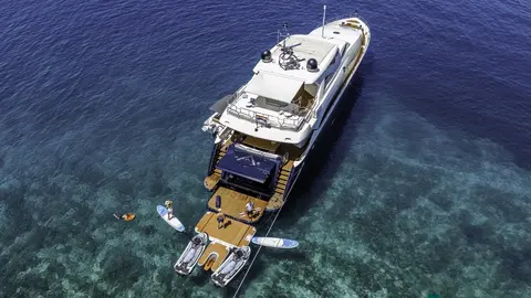 Arago Yacht Charter, photograph 6