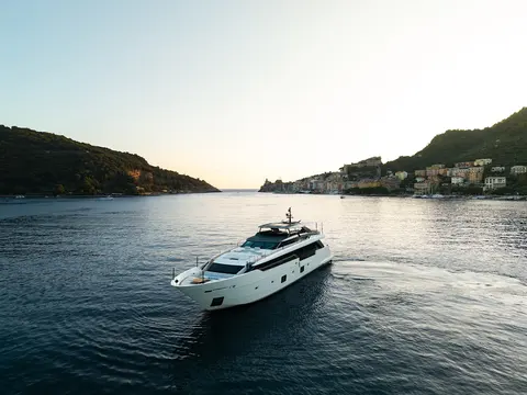 Aresya Yacht Charter, photograph 5