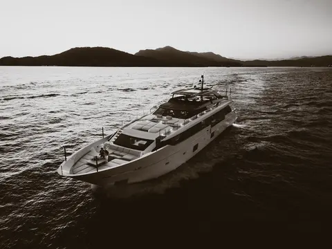 Aresya Yacht Charter, photograph 9