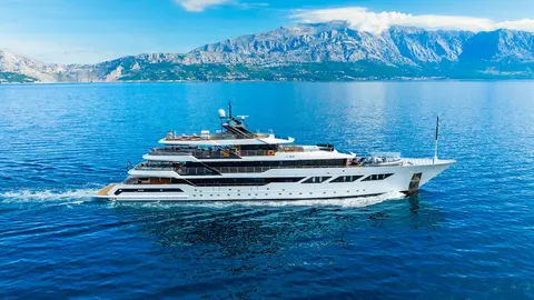 Argo Yacht Charter, photograph 4