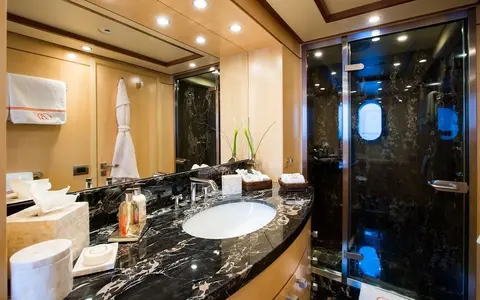 Arthur's Way Yacht Charter, photograph 3