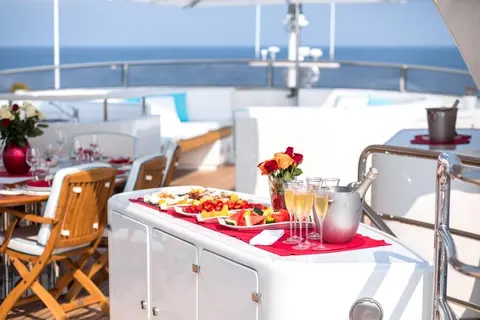 Arthur's Way Yacht Charter, photograph 4