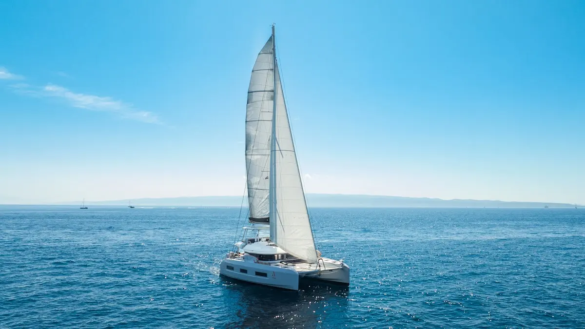 Artisan Yacht Charter