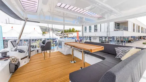 Artisan Yacht Charter, photograph 9