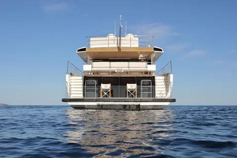 Athena I Yacht Charter, photograph 4