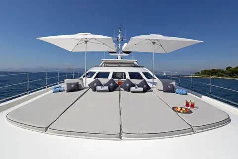 Aurelia Yacht Charter, photograph 4