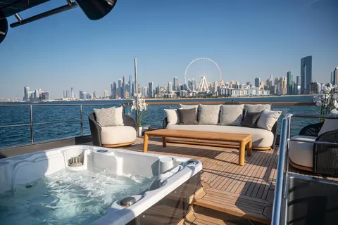 Azimut 100 Jumbo Yacht for Sale, photograph 9
