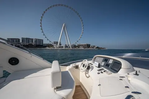 Azimut 68E Yacht for Sale, photograph 12