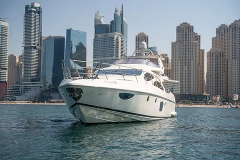 Azimut 68E Yacht for Sale, photograph 4