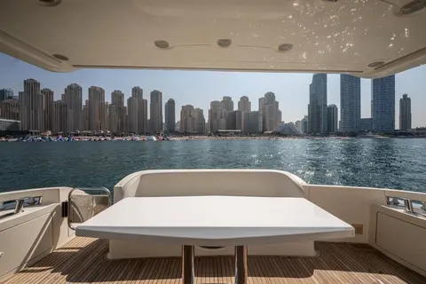 Azimut 68E Yacht for Sale, photograph 6