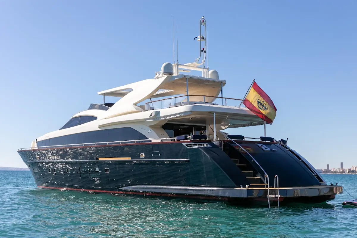 B Two Yacht Charter