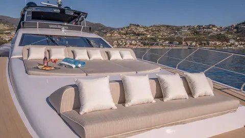 Baccarat Yacht Charter, photograph 10