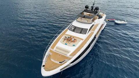 Baccarat Yacht Charter, photograph 2