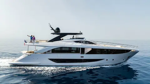 Baccarat Yacht Charter, photograph 6