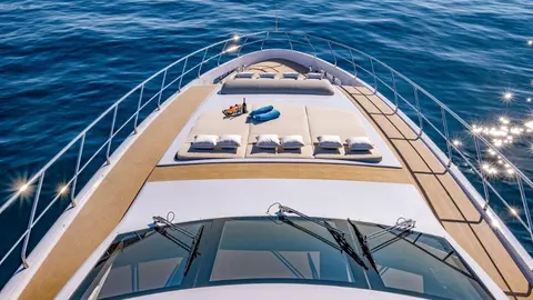 Baccarat Yacht Charter, photograph 9