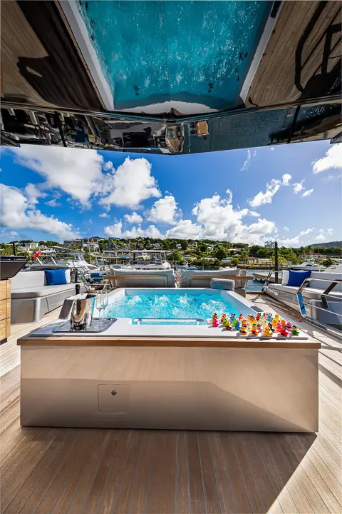 Bad Mutha Yacht Charter, photograph 10
