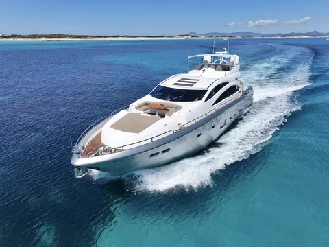 Basad Yacht Charter, photograph 2