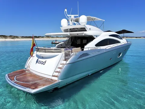 Basad Yacht Charter, photograph 3