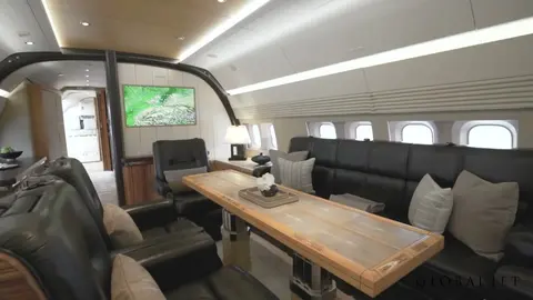 BBJ 737-700 (6600nm) Private Jet Charter, photograph 8