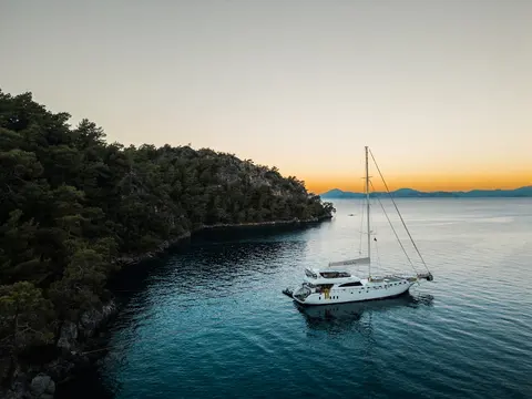 Belgin Sultan Yacht Charter, photograph 3