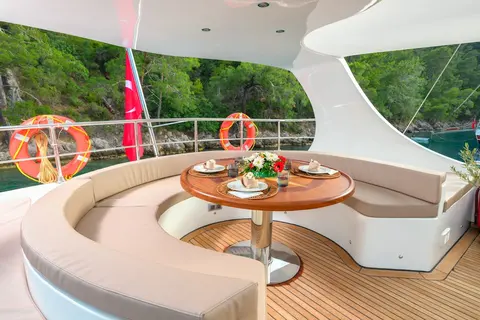 Belgin Sultan Yacht Charter, photograph 7