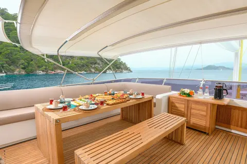 Belgin Sultan Yacht Charter, photograph 8