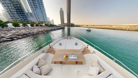 Bella III Yacht Charter in Dubai, photograph 8