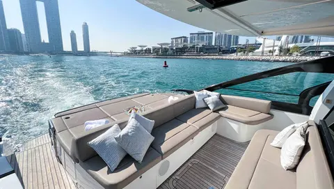 Bella V Yacht Charter in Dubai, photograph 5