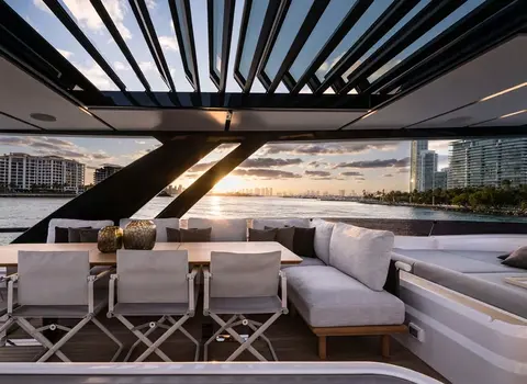 Bella VIIII Yacht Charter in Dubai, photograph 12