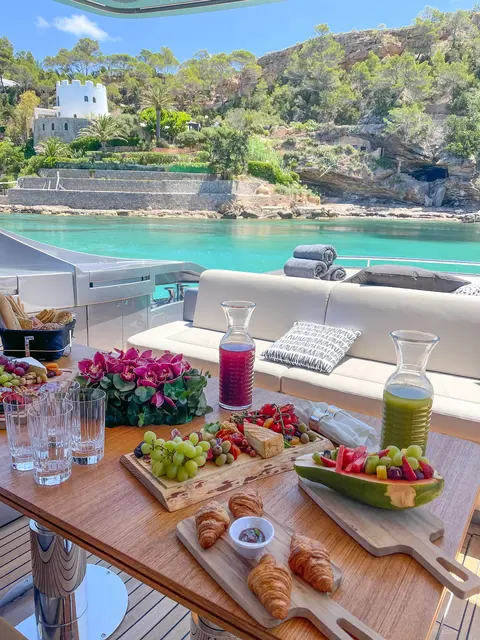 Beyond Yacht Charter, photograph 12